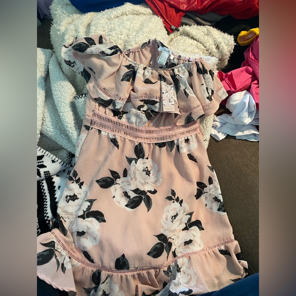 Women’s floral dress size small
